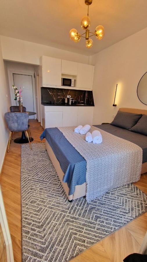 Luxury In Downtown Of Perea Apartment Peraía