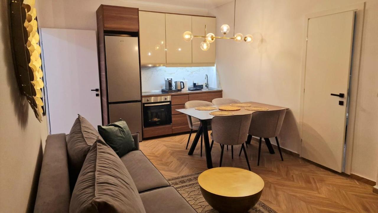 Luxury In Downtown Of Perea Peraía